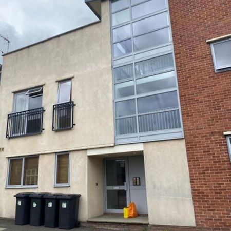 The Old Library - Modern Apartment With Rooftop Terrace Near The Train Station Newbury  Exterior foto